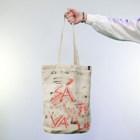 Sátiva Lab Tote — red tag